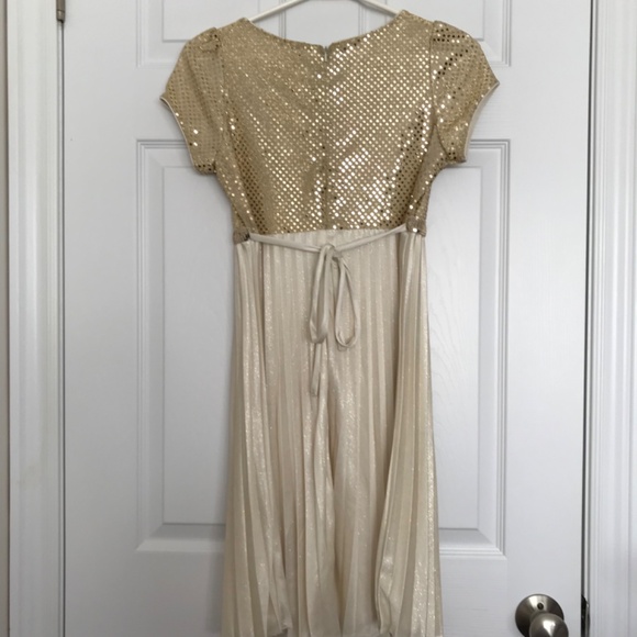 Marc & Maddie Metallic Sequin Pleated Dress Girls Size 14 Gold Short Sleeve - Picture 9 of 11